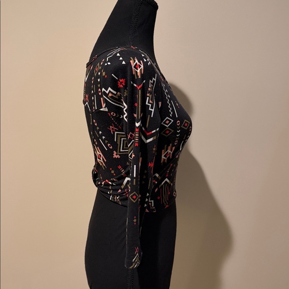 Bella D aztec Black and Red Tribal Crop Top - Picture 4 of 5